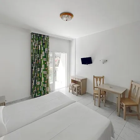 La Carabela Apartment *